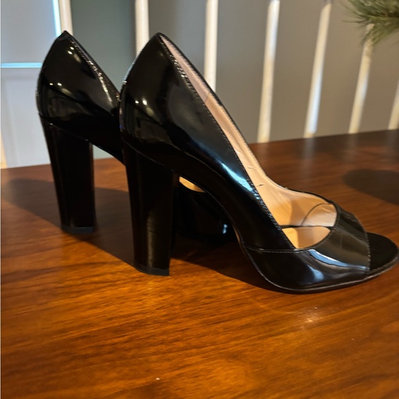 Size 7 Talbots Black Patent Leather Peep-Toe Heels - Picture 2 of 4